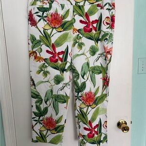 Floral Print Capri Pants Chico size 3.  (16)